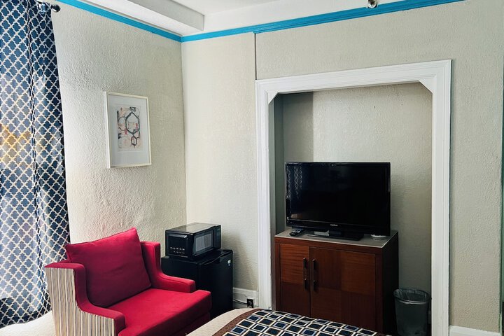 Room 16 of 27