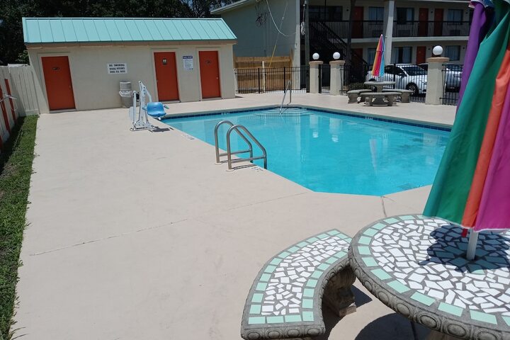 Pool 31 of 91