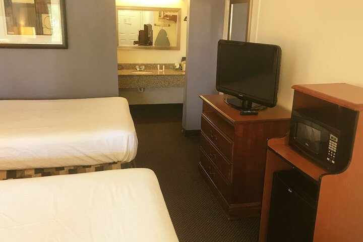 Room 6 of 24