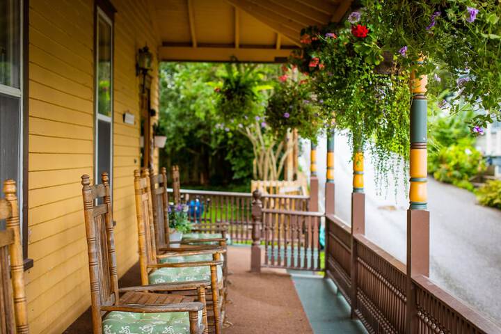 Pine Cottage Bed & Breakfast