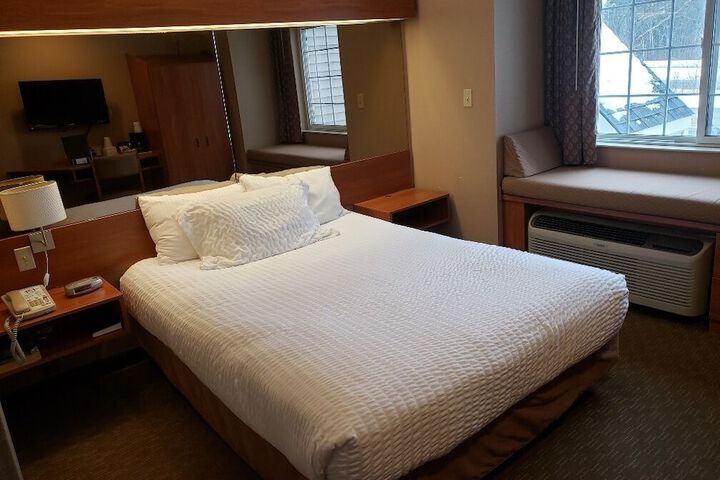 Room 11 of 15