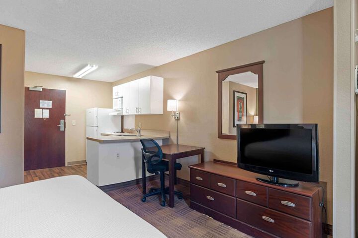 Room 15 of 27