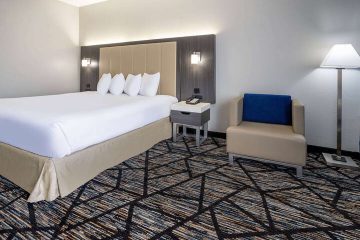 Baymont by Wyndham La Vergne / Nashville I-24 East