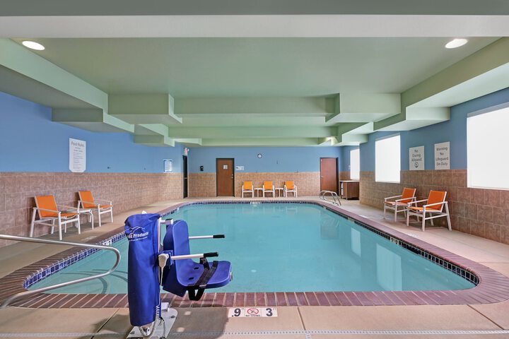 Holiday Inn Express Hotel & Suites NEWPORT by IHG