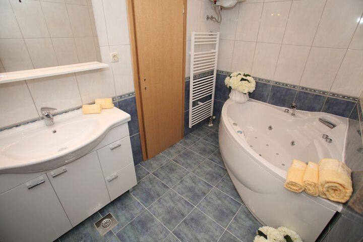 Room 15 of 59
