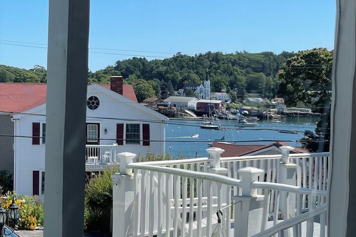 Admirals Quarters Inn