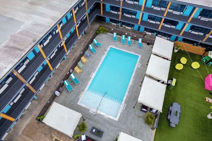 Hotel 5 of 50