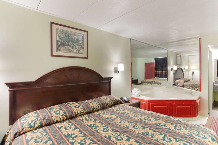 Room 37 of 43