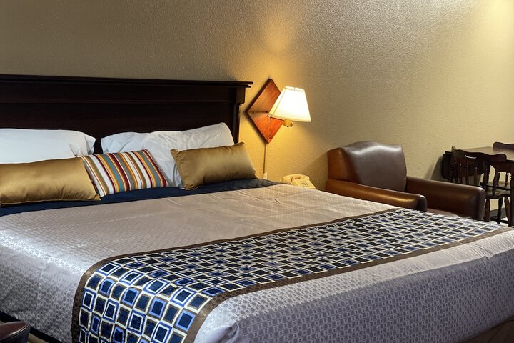 Room 14 of 30