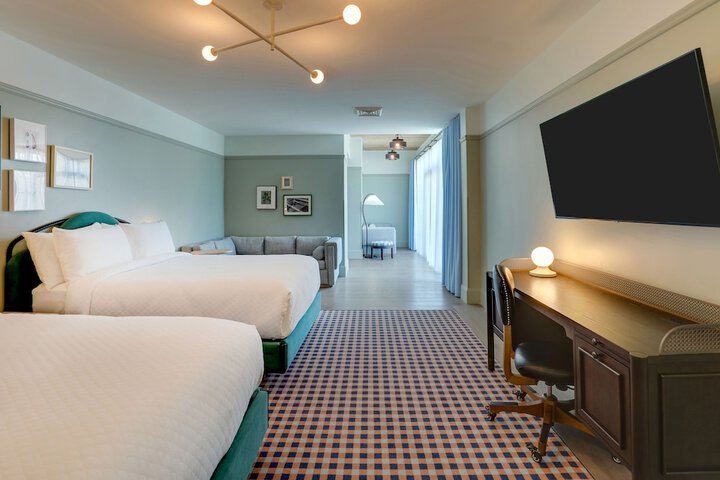 Room 27 of 43