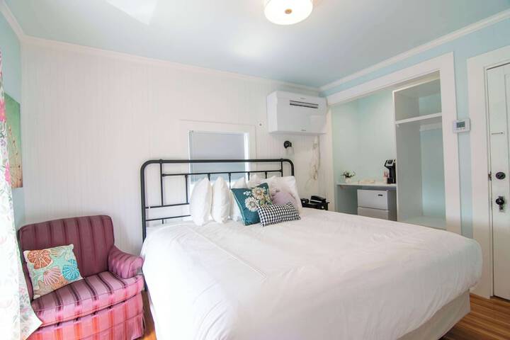 Room 104 of 154