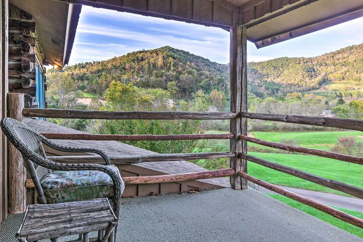 River Access + Mtn Views: Cullowhee Lodge!