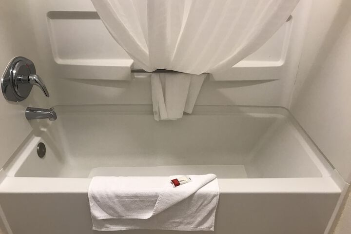 Room 57 of 76