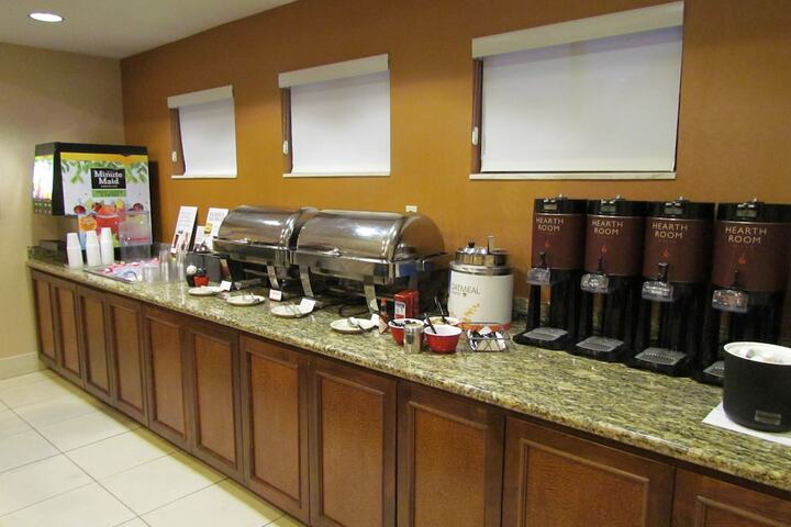 Breakfast/Coffee Service 32 of 40