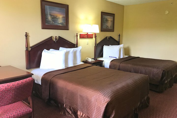 Room 4 of 12