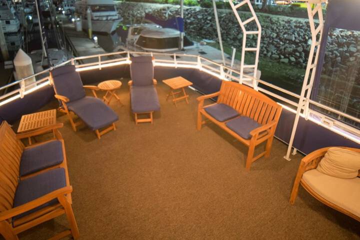 Sundeck 29 of 41