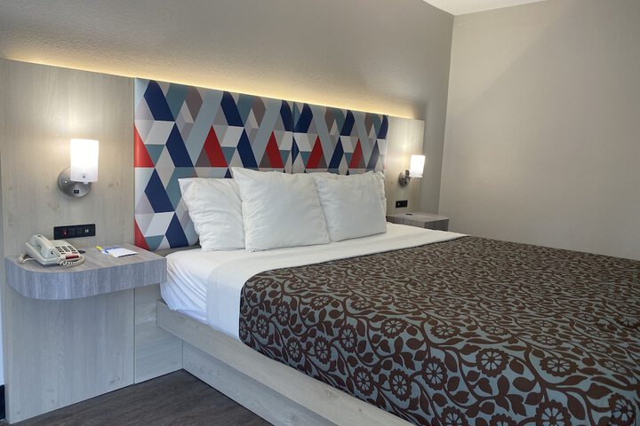 Room 9 of 21