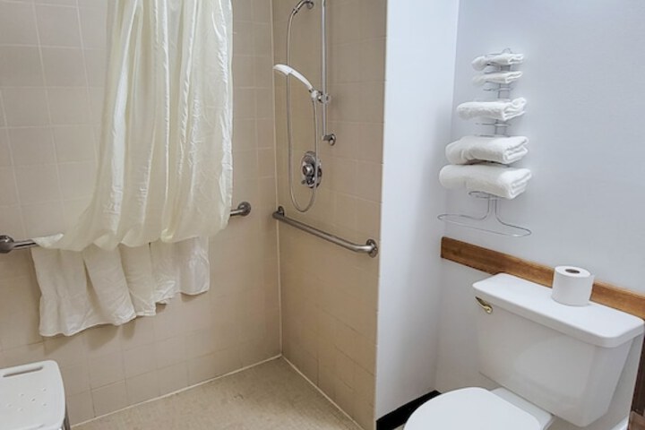 Room 8 of 19