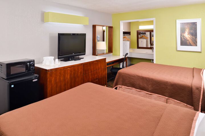 Room 16 of 42