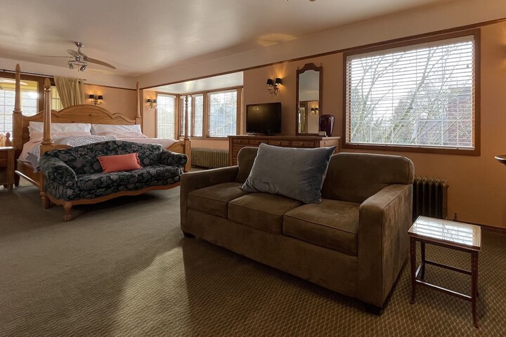 Room 3 of 39
