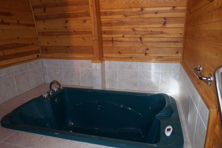 Hot Tub 62 of 78