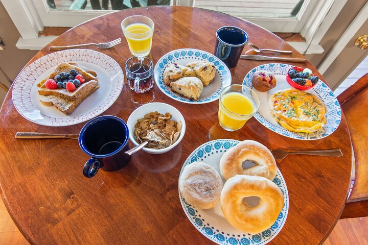 Breakfast/Coffee Service 25 of 38