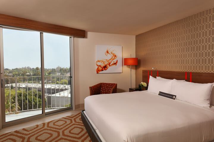 Room 30 of 49
