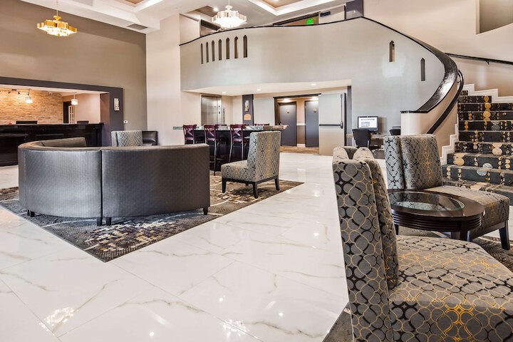 Hotel Interior 7 of 32