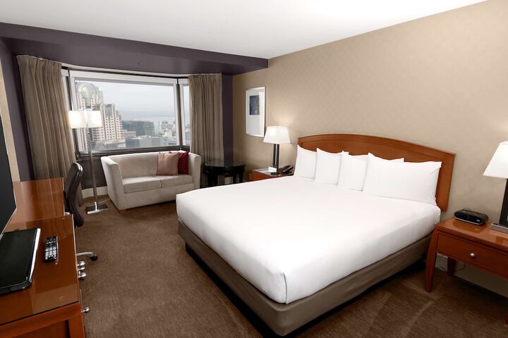 Room 45 of 176