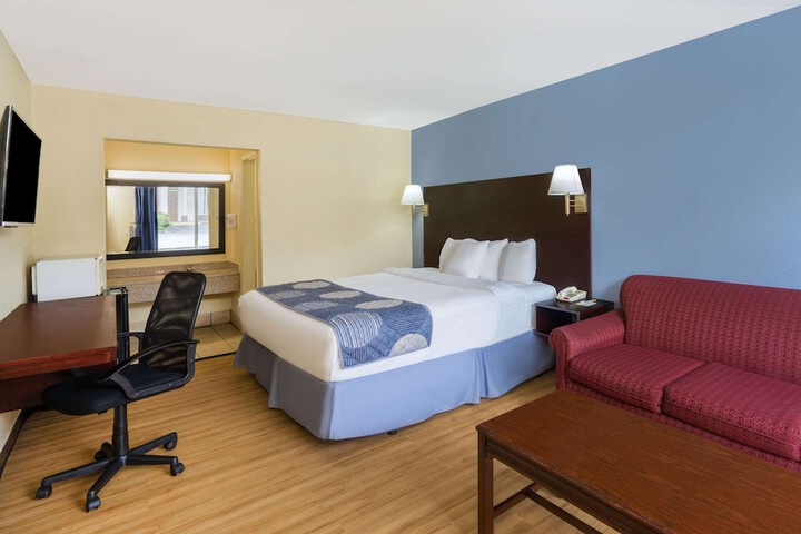 Room 8 of 14