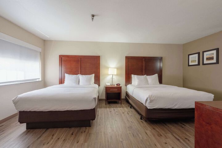 Room 25 of 132