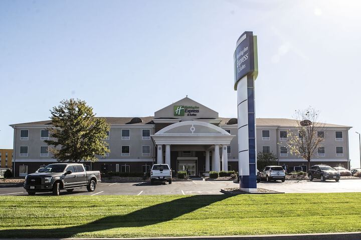 Holiday Inn Express & Suites Sedalia by IHG