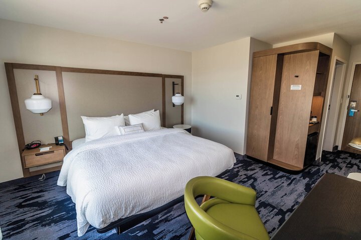 Room 15 of 30