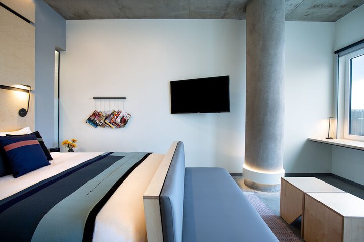 Room 40 of 72
