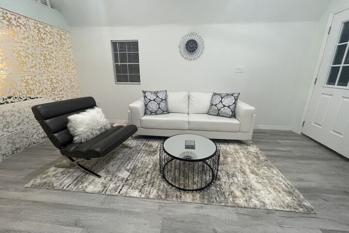 Room 16 of 28