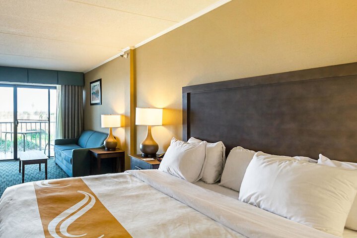 Room 43 of 77