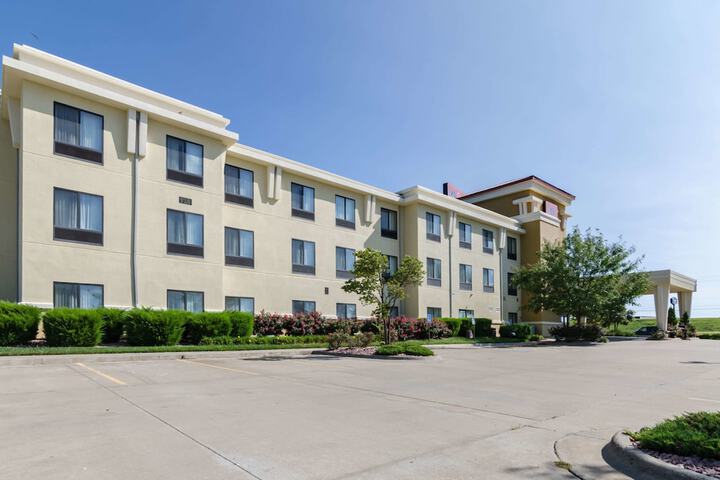 Hotel 5 of 84