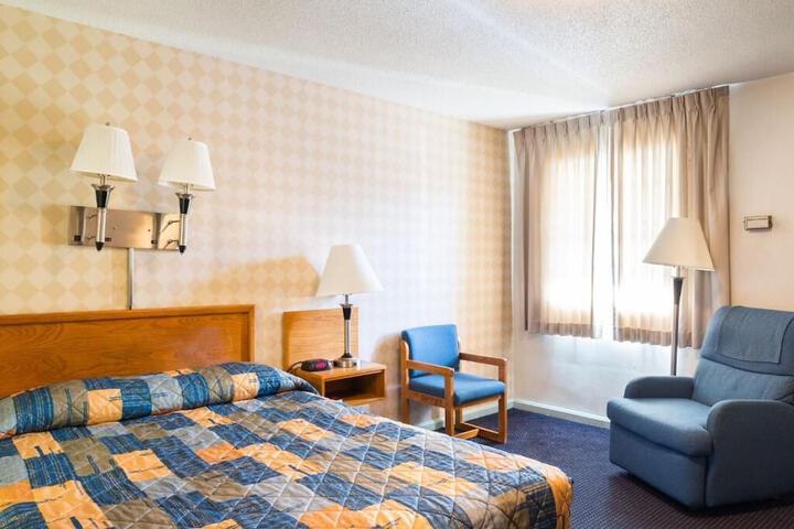 Room 15 of 23