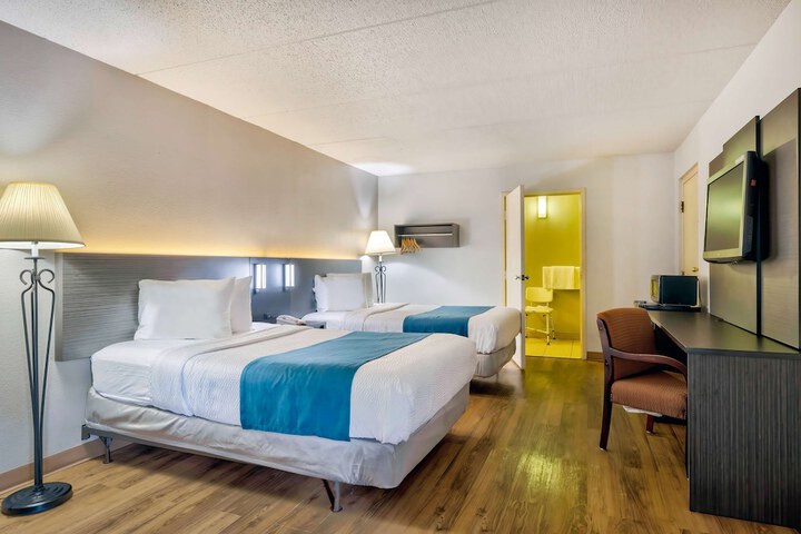 Room 28 of 40