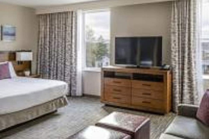 Hotel Madison & Shenandoah Conference Ctr