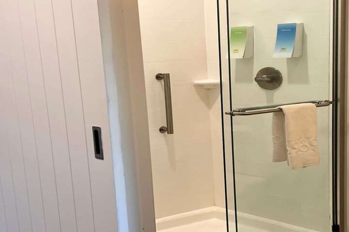 Room 8 of 25