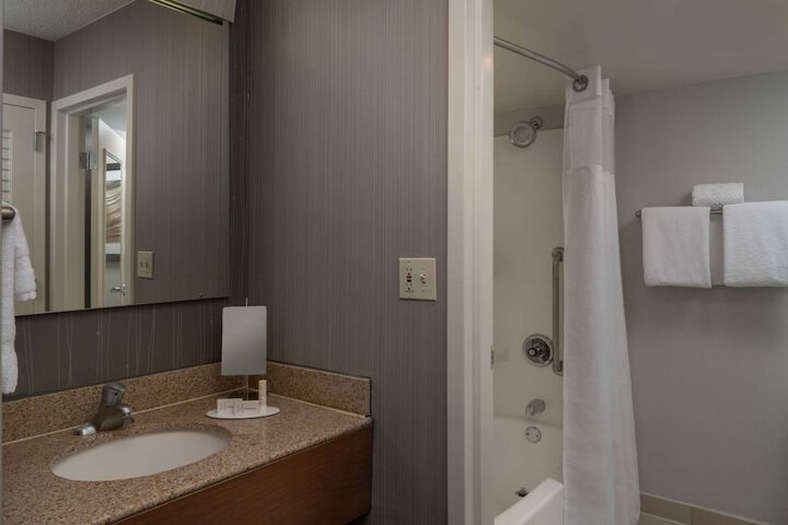 Room 9 of 23