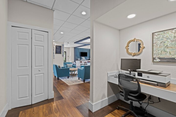 Business Center 63 of 63