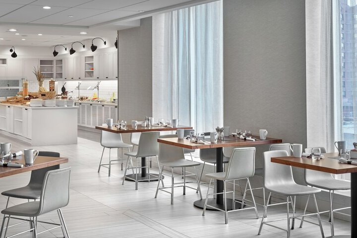 DoubleTree by Hilton Edmonton Downtown