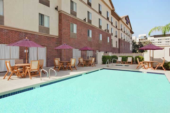Pool 4 of 33