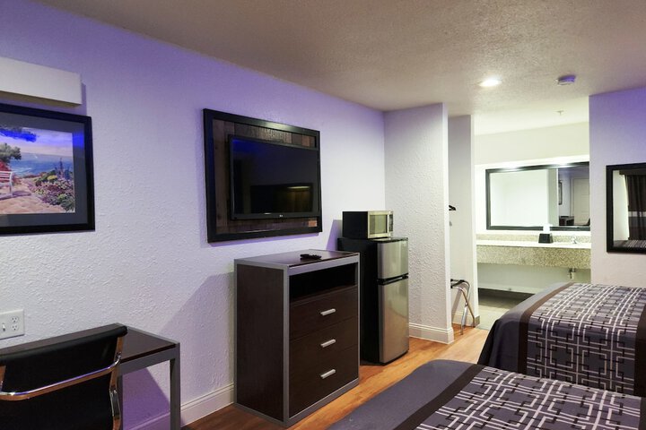 Room 21 of 35