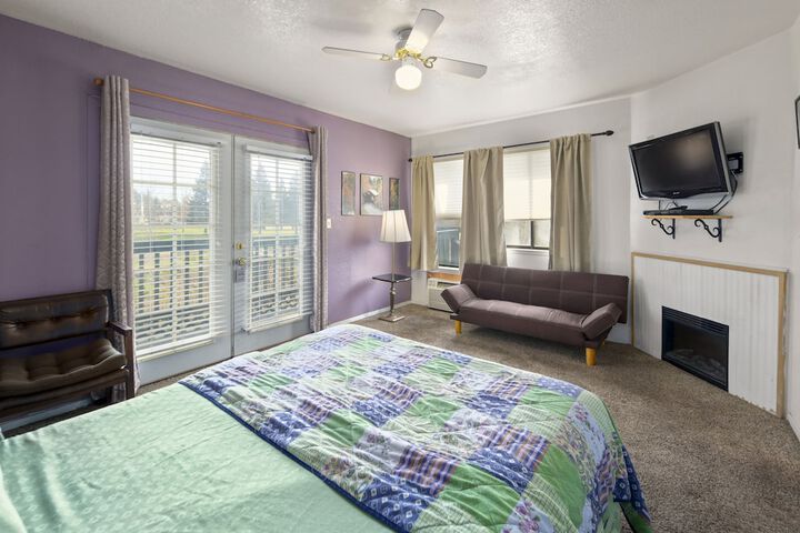 Room 9 of 26