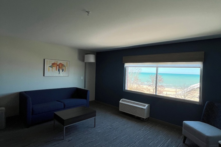 Room 8 of 20