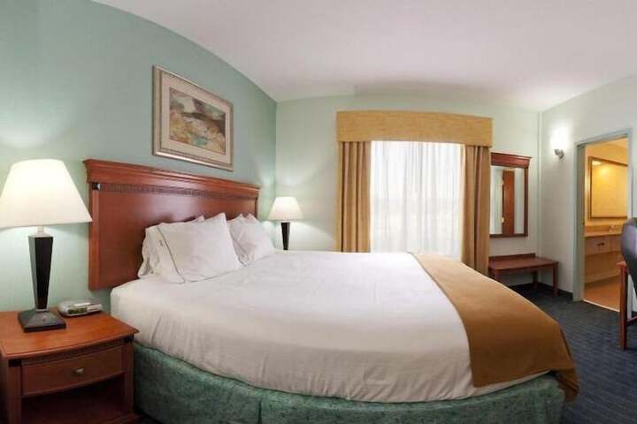 Holiday Inn Express Hotel & Suites Lake Okeechobee by IHG