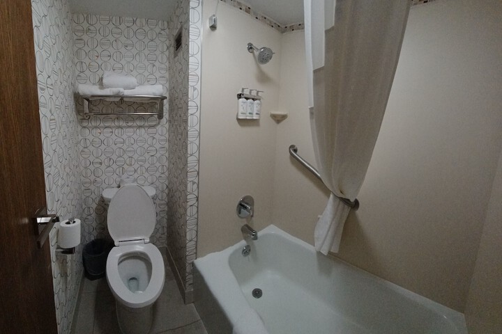 Room 9 of 31